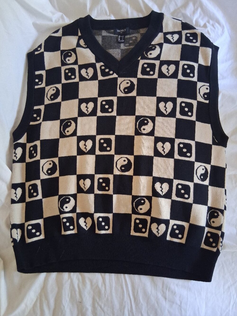 Forever 21 Checkered Yin Yang Sweater Vest Black & White Size Large